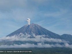 PVMBG Laporkan Gunung Semeru Kembali Erupsi