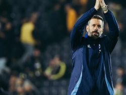 Ruud van Nistelrooy: Legenda Sepak Bola dan Pelatih Interim Manchester United