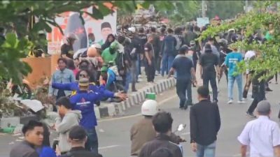 Kronologi Kericuhan Antar Massa Pendukung Paslon Gubernur di Makassar