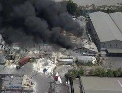 Kebakaran Pabrik di Bekasi, RS Polri Kramat Jati Terima 12 Kantong Jenazah