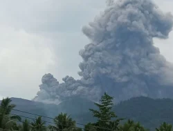 Gunung Dukono Erupsi, Abu Vulkanik Capai 1.000 Meter di Atas Puncak
