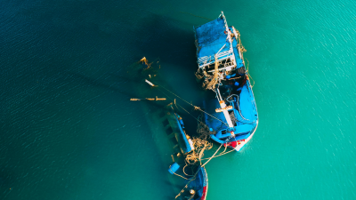 Cuaca Ekstrem di Kalbar, Tiga Kapal Tenggelam dan Tiga Orang Masih Hilang