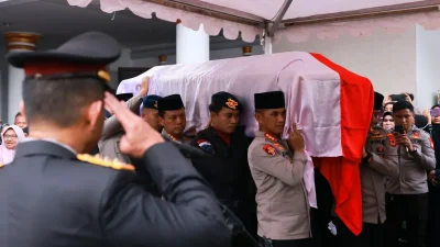 Mantan Wakapolri Komjen (Purn) Jusuf Manggabarani Dimakamkan di TMK Polri Cikeas