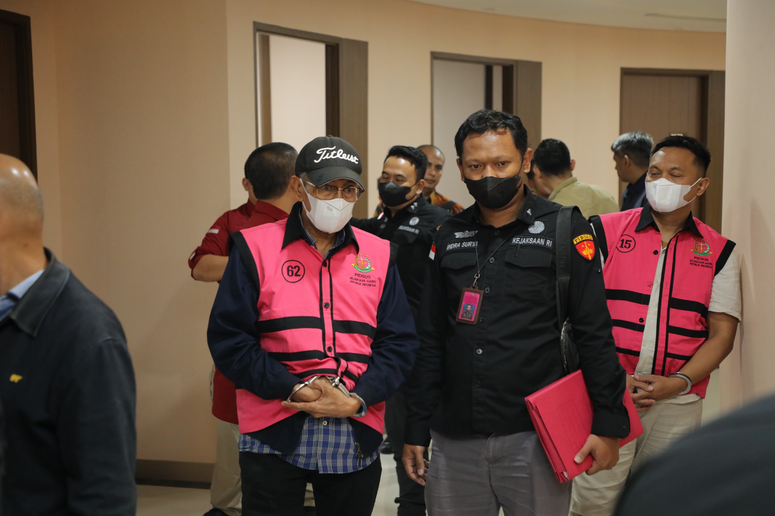 3 Tersangka Kasus Korupsi Pemberian Kredit PT Sritex