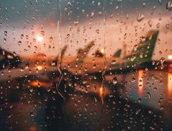 BMKG Peringatkan Potensi Hujan Lebat Disertai Petir dan Angin Kencang di Sejumlah Kota Besar Indonesia