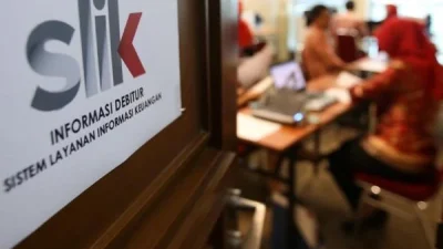 Ilustrasi - Sistem Layanan Informasi Keuangan (SLIK) di kantor Otoritas Jasa Keuangan (OJK)