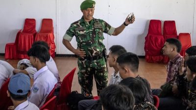 Bupati Purwakarta kembali kirim puluhan pelajar ke barak militer