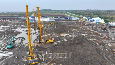 Presiden Prabowo Subianto meresmikan groundbreaking ekosistem industri baterai kendaraan listrik terintegrasi konsorsium ANTAM-IBC-CBL di Artha Industrial Hills (AIH), Kabupaten Karawang, Provinsi Jawa Barat