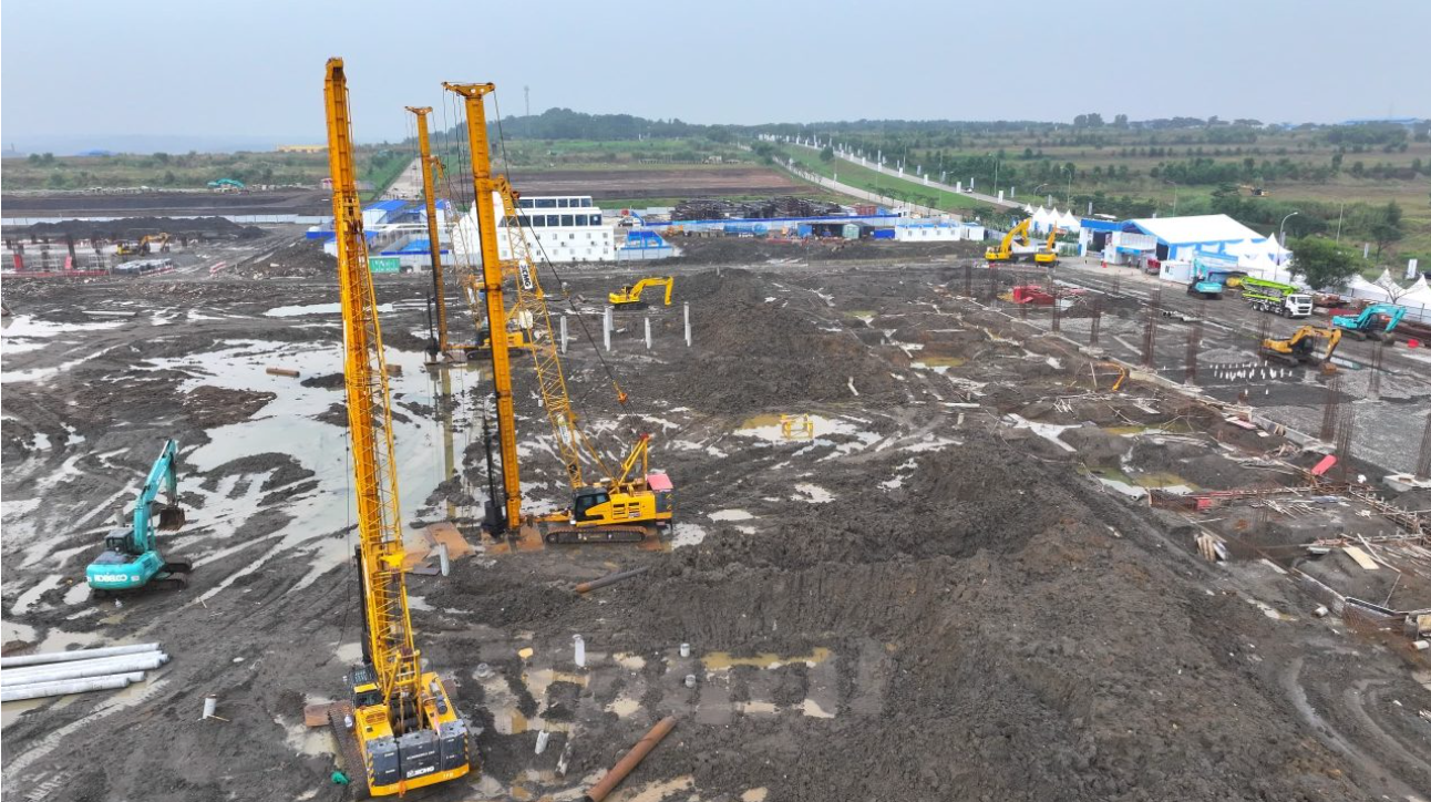 Presiden Prabowo Subianto meresmikan groundbreaking ekosistem industri baterai kendaraan listrik terintegrasi konsorsium ANTAM-IBC-CBL di Artha Industrial Hills (AIH), Kabupaten Karawang, Provinsi Jawa Barat