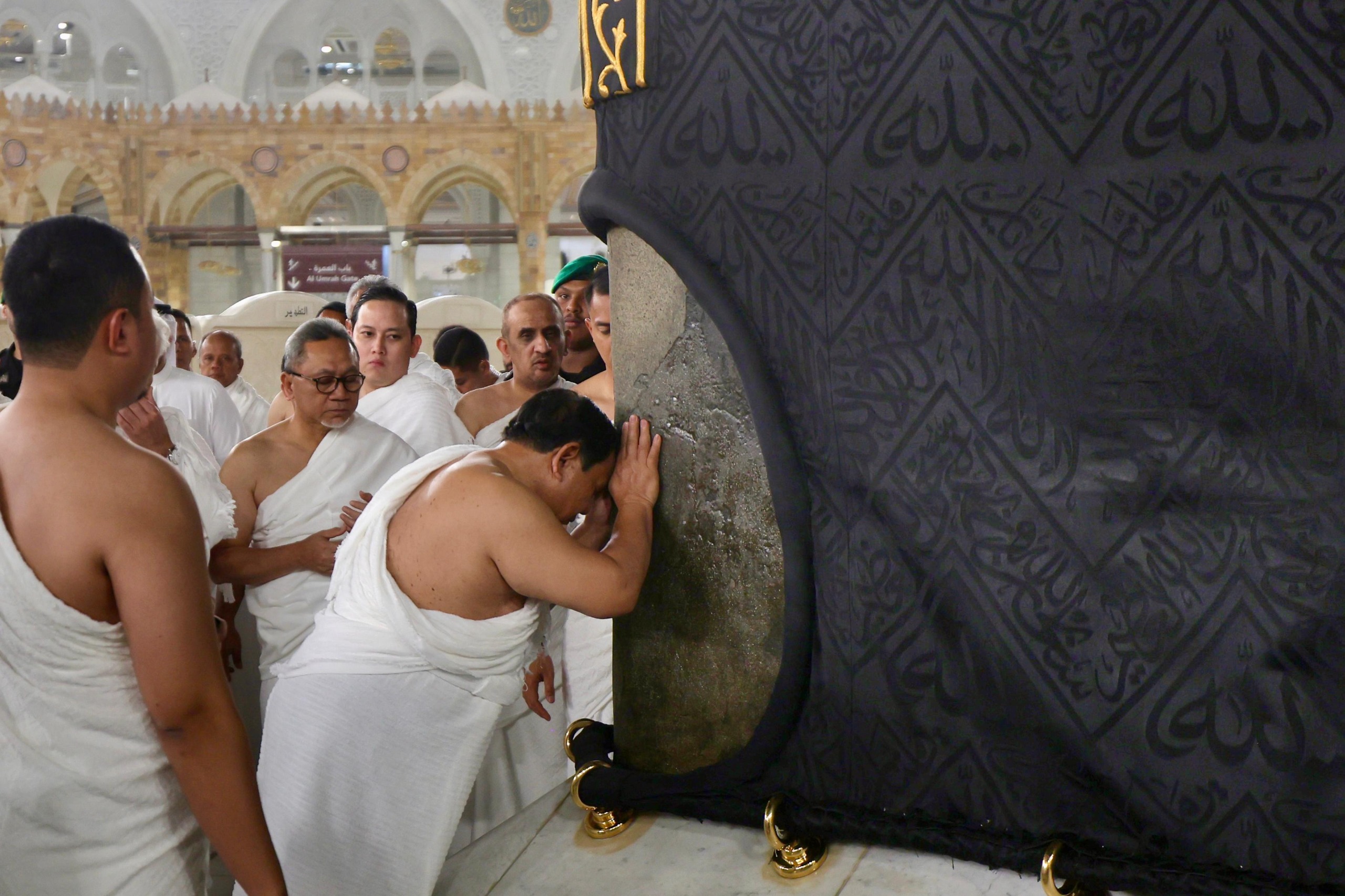 Prabowo Laksanakan Ibadah Umrah dan Sapa Jemaah Indonesia di Mekkah