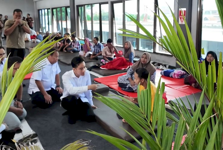 Wapres Gibran Temui Keluarga Korban Kecelakaan Laut di Ruang Tunggu Pelabuhan Ketapang