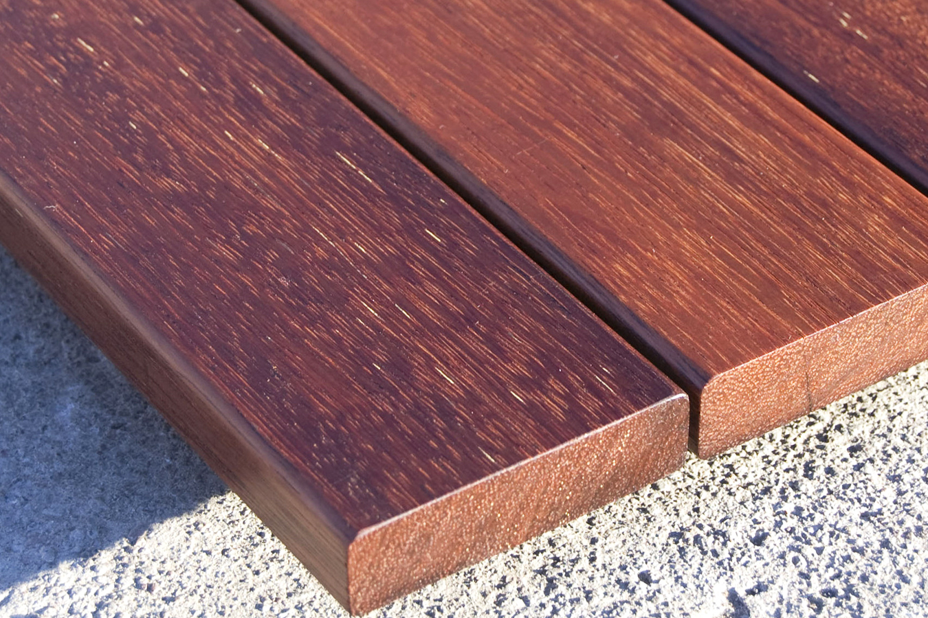 Ilustrasi - kayu merbau