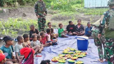 Satgas Yonif 521/DY Gelar Program Makan Bergizi untuk Anak Pedalaman Papua