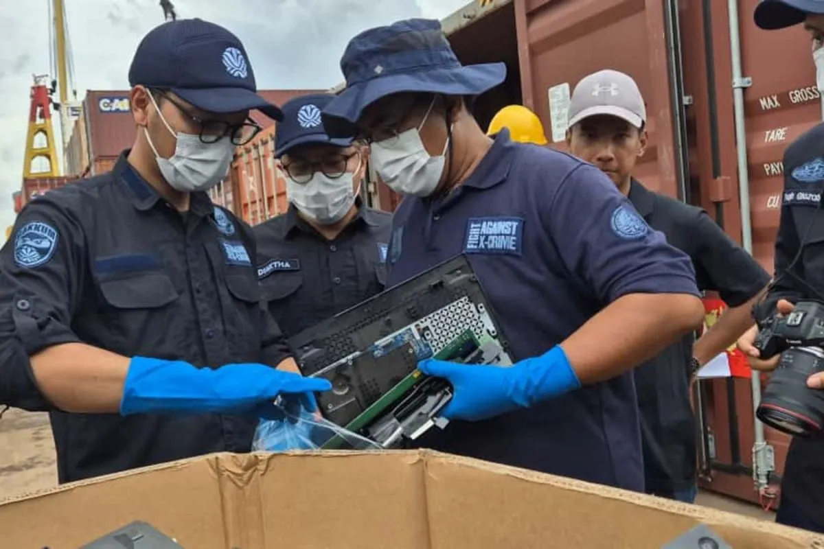 KLH Periksa Temuan Limbah B3 Elektronik di Pelabuhan Batu Ampar, Batam