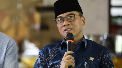 - Menteri Desa dan Pembangunan Daerah Tertinggal (Mendes PDT) Yandri Susanto