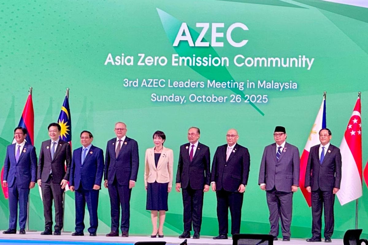 Para perwakilan 11 negara menghadiri pertemuan Asia Zero Emission Community (AZEC) ke-3 di Kuala Lumpur, Malaysia