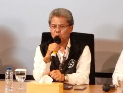 Todung Mulya Lubis Pertanyakan Dasar Pidana dalam Kasus Chromebook Nadiem Makarim