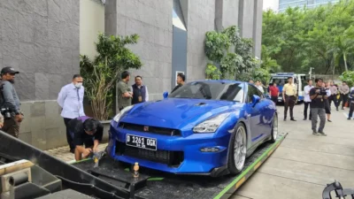 KPK telah menyita sejumlah mobil mewah terkait kasus dugaan pemerasan pengurusan sertifikasi K3 di Kemnaker.