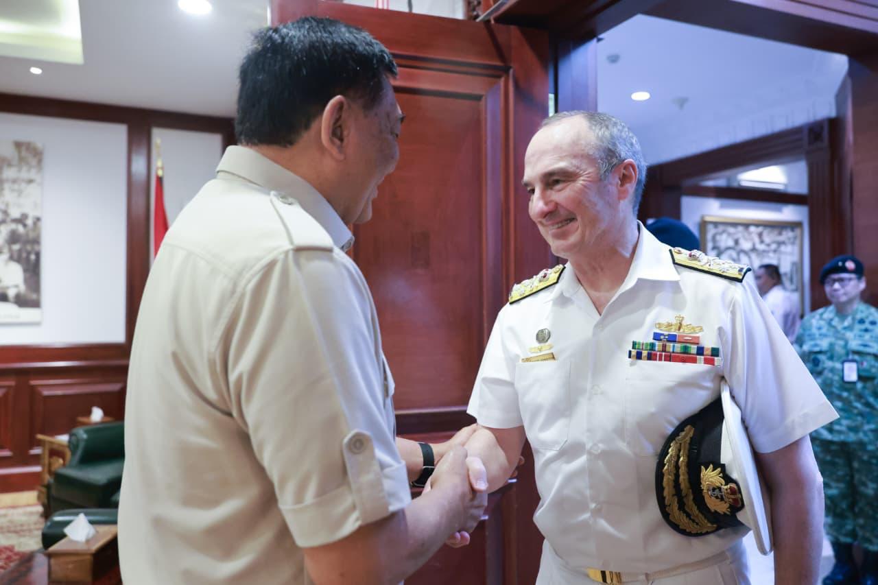 Menteri Pertahanan Sjafrie Sjamsoeddin bertemu Panglima Angkatan Bersenjata Australia Laksamana David Johnston di Kemhan