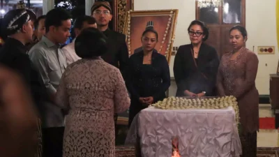 Wapres Gibran Melayat ke Keraton Solo