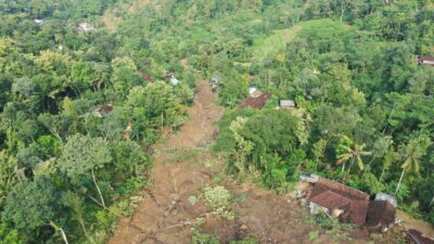 Ilustrasi: Bencana tanah longsor terjadi di Desa Depok, Kecamatan Bendungan, Kabupaten Trenggalek, Jawa Timur.