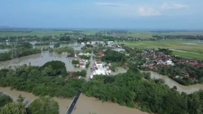 Banjir Rendam 2.095 Rumah di Grobogan, Warga Mengungsi ke Tempat Aman