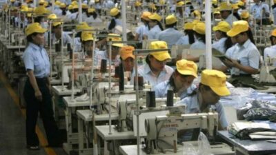 Ilustrasi kativitas Karyawan Pabrik