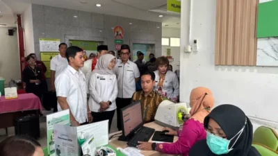 Wapres Gibran Kunjungi Puskesmas Menteng, Coba Program Cek Kesehatan Gratis