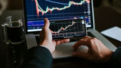 IHSG Terjun Bebas, DPR RI Bicara Blak-blakan Soal Free Float