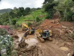 321 Titik Jalan Rusak, Penanganan Darurat di Sumbar Digenjot 25 Alat Berat