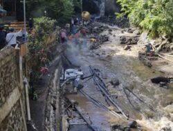 Banjir Bandang Terjang Wisata Guci Tegal, Sejumlah Fasilitas Rusak