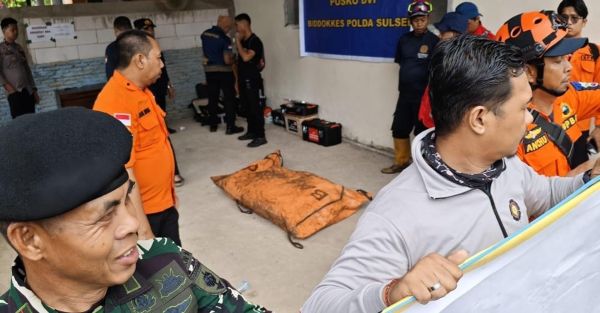 Jenazah Korban Kecelakaan Pesawat ATR 42-500 yang Ditemukan Berjenis Kelamin Laki-laki