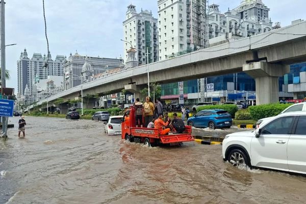Cuaca Ekstrem, Pemprov DKI Keluarkan Imbauan WFH bagi Pekerja dan PJJ untuk Sekolah