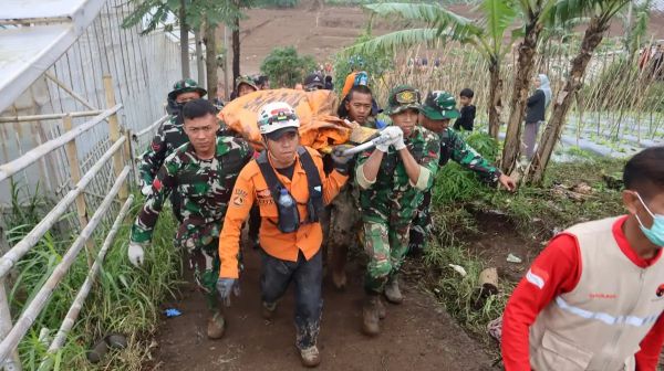Longsor Bandung Barat: 38 Korban Ditemukan, 20 Jenazah Teridentifikasi