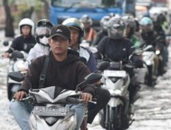 Banjir Rendam Jakarta, Polisi Izinkan Motor Masuk Tol