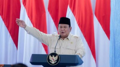 Prabowo Instruksikan Pejabat Terima Semua Bantuan untuk Korban Banjir di Sumatra