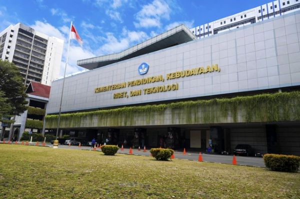 Serapan Anggaran Ditjen Saintek Baru 63 Persen, DPR Pertanyakan Kinerja Kemendiktisaintek