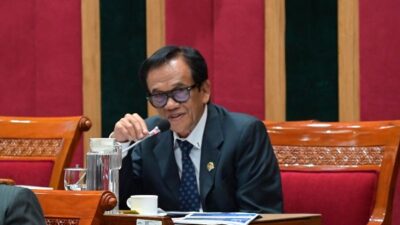 DPR Bongkar Realita Dosen PTS, Ada yang Digaji Rp50 Ribu per SKS