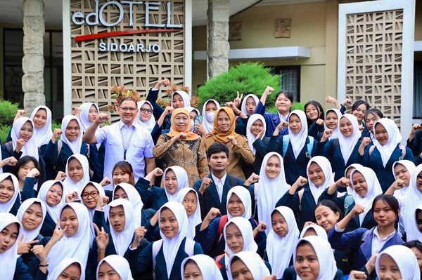 Khofifah Nilai SMKN 1 Buduran Layak Jadi Rujukan Nasional Pendidikan Vokasi