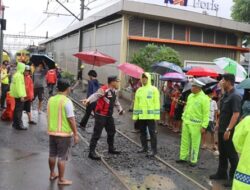 KA Bandara Tabrak Truk di Perlintasan Poris, Operasional Sempat Ditutup