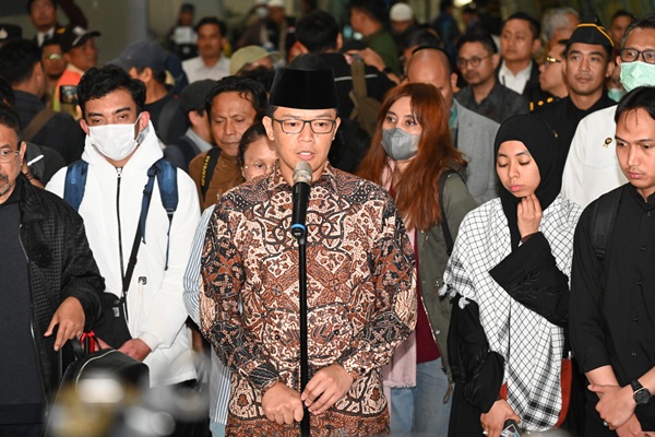 Kemlu Pulangkan 32 WNI dari Iran di Tengah Eskalasi Konflik Timur Tengah