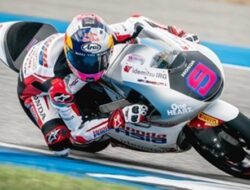 Veda Ega Pratama Cetak Sejarah, Finis Ketiga di Moto3 Brasil 2026