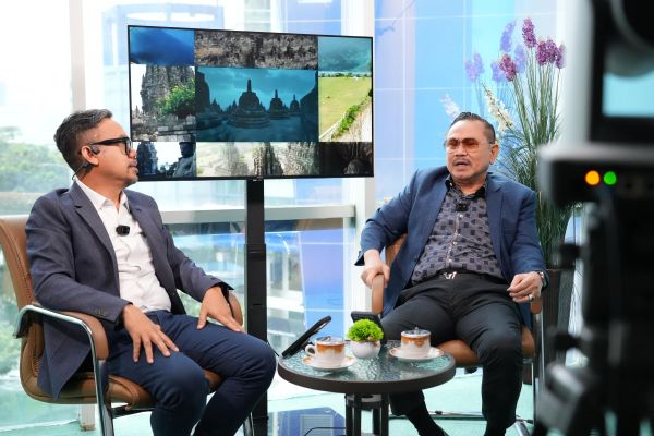 Anggota DPR RI Frederik Kalalembang Bicara Marwah Toraja dan Strategi JFK di UPI Show