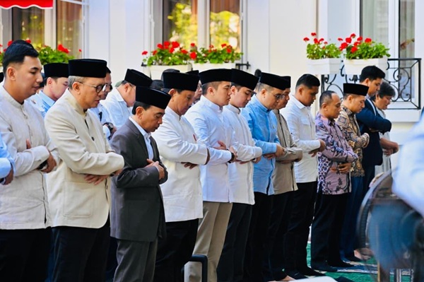 Prabowo Salat Iduladha Bersama Diaspora Indonesia di Paris