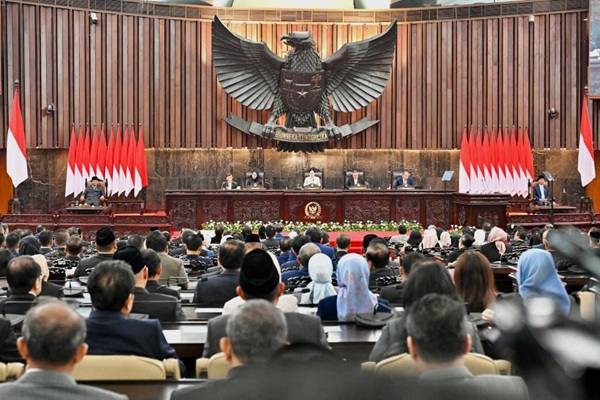 Prabowo Wajibkan Ekspor Sawit dan Batu Bara Lewat BUMN