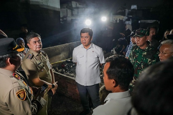 Pemerintah Salurkan Bantuan kepada 354 KK Korban Kebakaran Kemayoran
