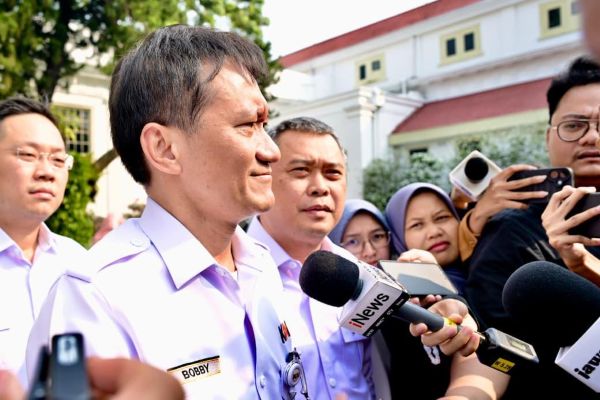 Prabowo Percepat Renovasi Stasiun Gambir dan Penutupan Perlintasan Sebidang